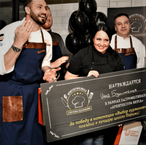 Инна Бушмакина Шеф повар и совладелец пиццерии PIZZAHUB. Являюсь основателем мастерской премиального шоколада VALERIA.CHOCOLATE.