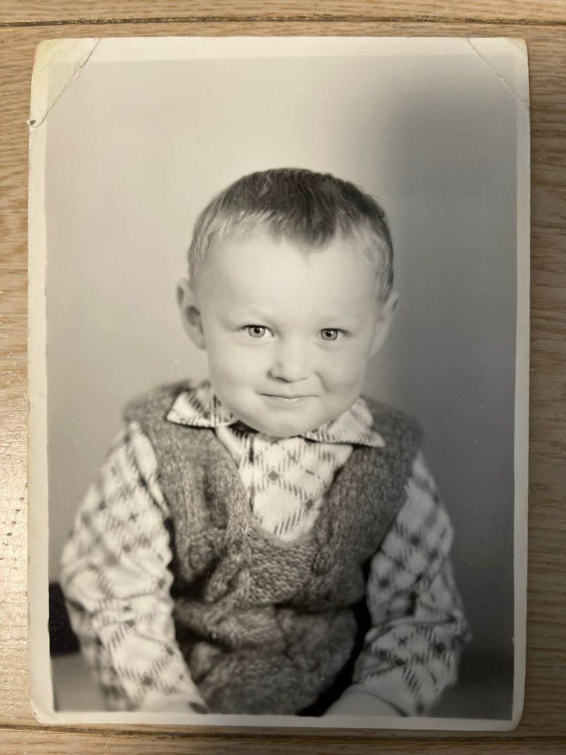 АНДРЕЙ ЖДАНОВ