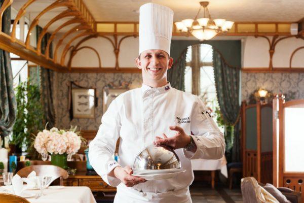 Михаил Ковалёв шеф ресторана Троекуров и бренд-шеф ресторана Gavi. город Екатеринбург
